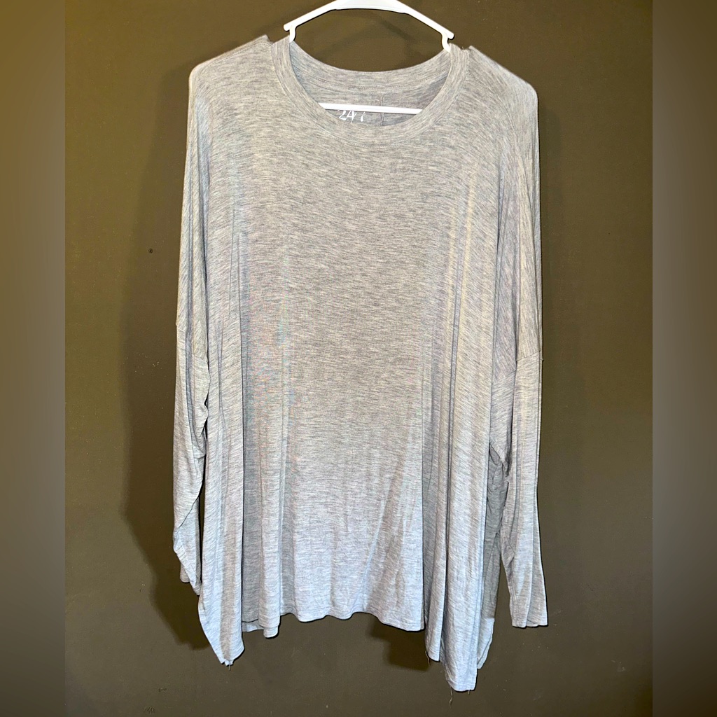 Maurices 24/7 Super Soft Slouchy Gray Top